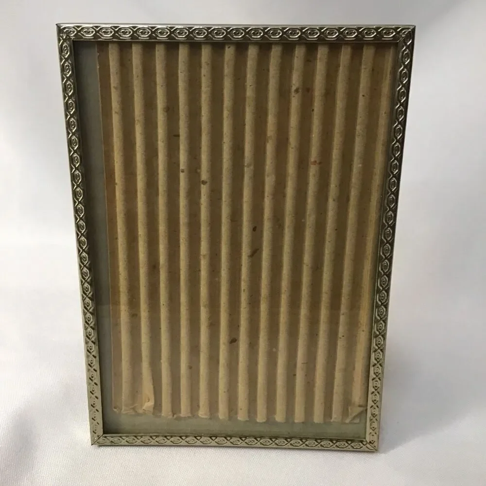 Vintage Gold-Tone Metal Tabletop 5x7 Photo Picture Frame
